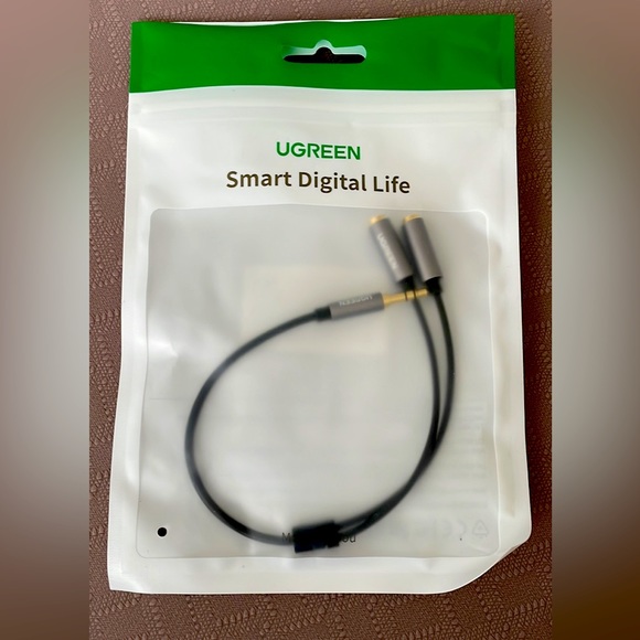 BNIB Audio Splitter - Picture 1 of 1